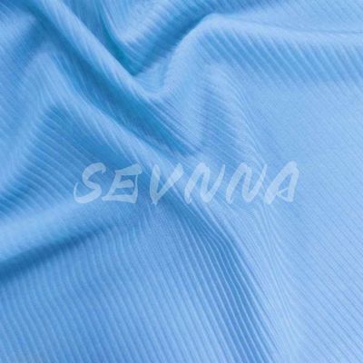 Ve verde con telas recicladas para tu colección de trajes de baño