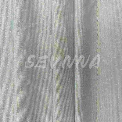 Leggings de estiramiento de tela ligera y transpirable para estilos de vida activos