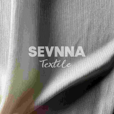 Venga verde con tejido ecológico de trajes de baño para una producción sostenible de trajes de baño