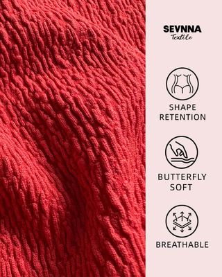 96% de nylon reciclado y 4% de poliéster espandéx