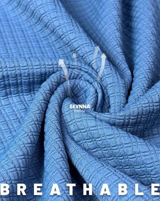 Mantente fresco y cómodo con nuestra tela transpirable y flexible para ropa de yoga