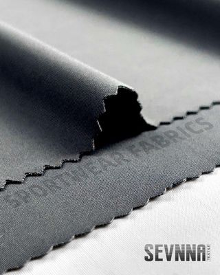 Tejido de licra elástica de 152 cm de ancho con 72% de materiales reciclados y 28% de Xtra Life Lycra