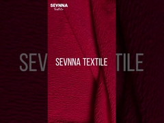 96% de nylon reciclado y 4% de poliéster espandéx